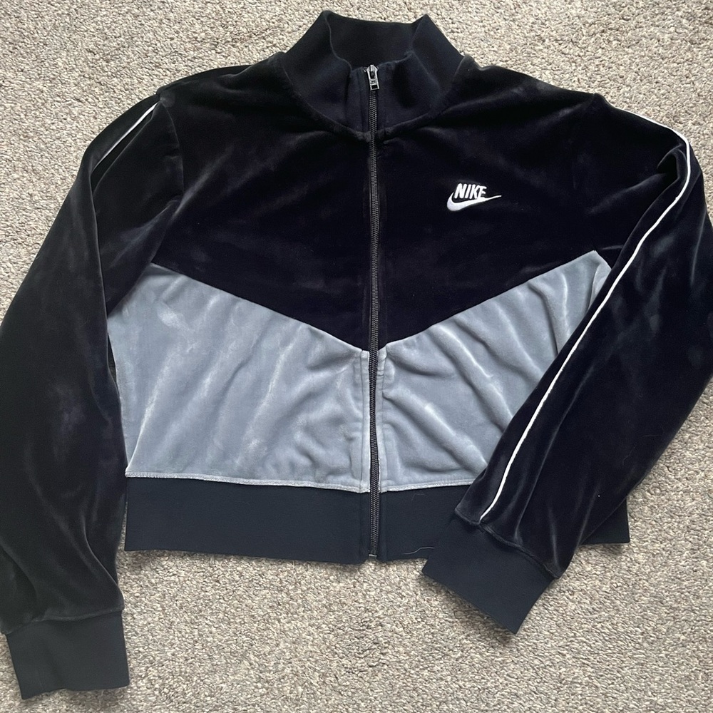 Women’s Nike Black & Gray Heritage Velour Track Jacket (M)